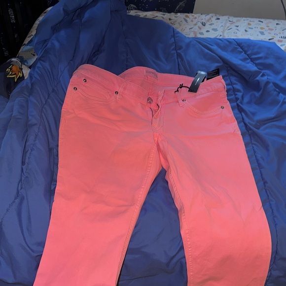 Famous express Jegging Jean! Pink and pretty! Very stretchy! - Picture 4 of 5